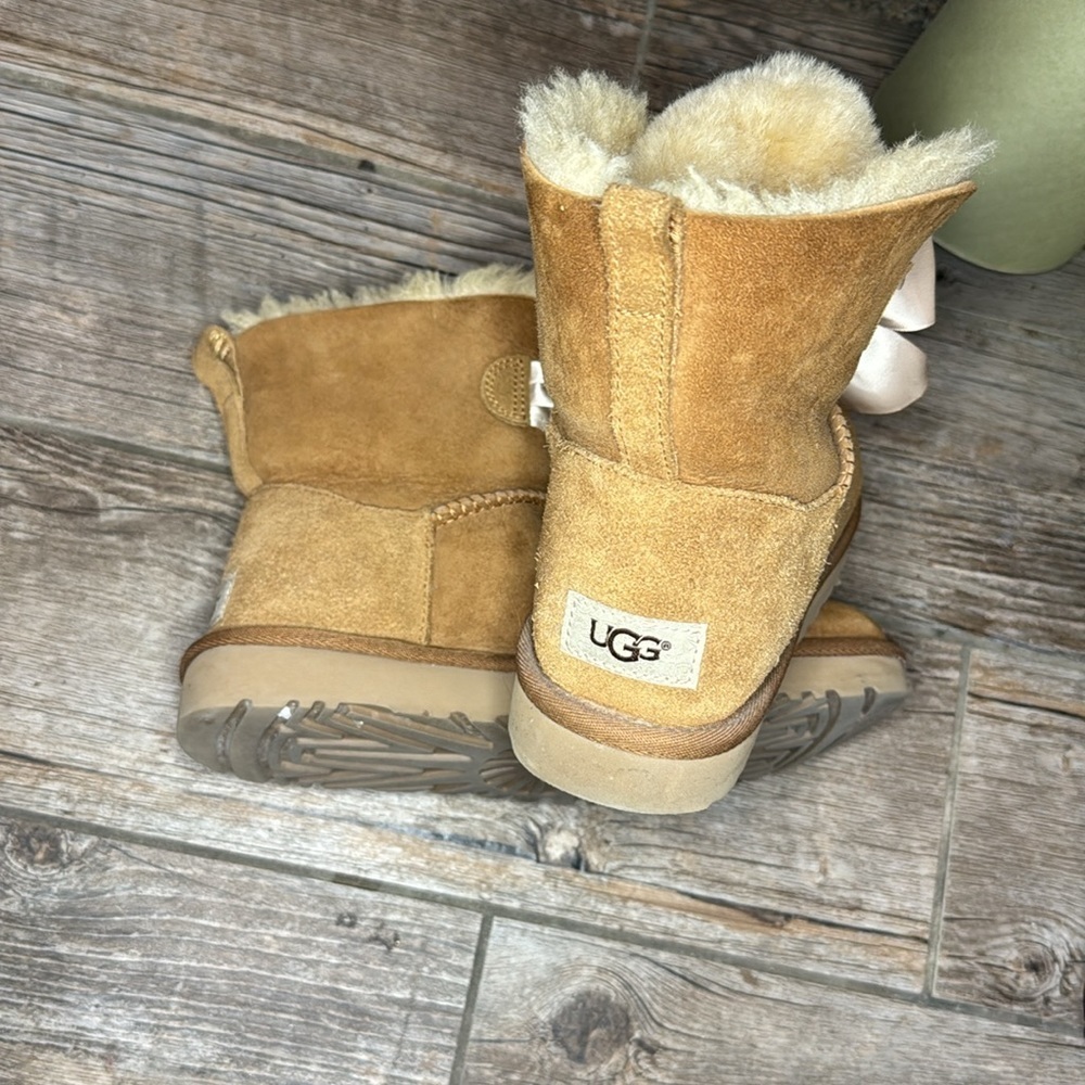 Ugg Boots (E) - image 5